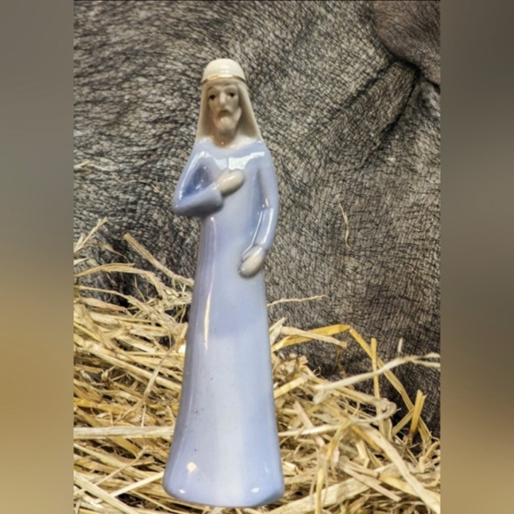 Vintage Porcelain Nativity Set, 7 Piece Ceramic Figurines Christmas White Blue - Picture 8 of 12